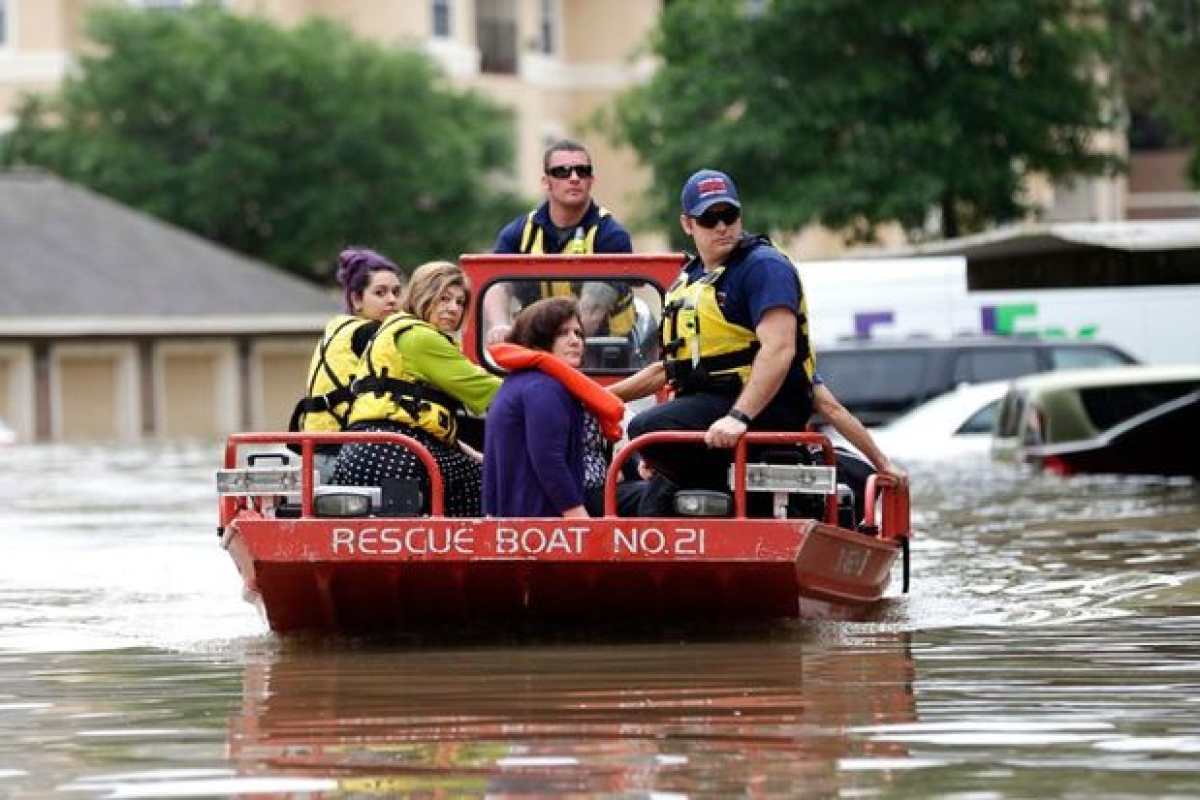 Texas Flash Flood Tragedy: Death Toll Climbs to 43, Including 15 Children; Search for Missing Campers Ongoing